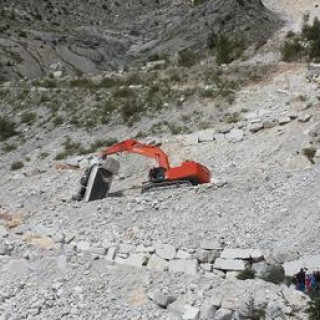 Muore in una cava di marmo
