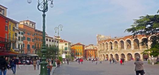 lavoro nero e minacce in piazza Bra