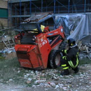 Incidente sul lavoro -decapitato dal bobcat