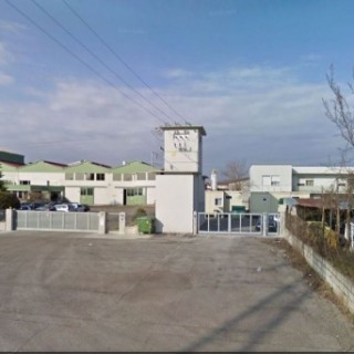 Operaio colpito al torace da un pistone