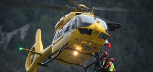 Incidente sul lavoro, gamba amputata per un autista travolto dal suo camion