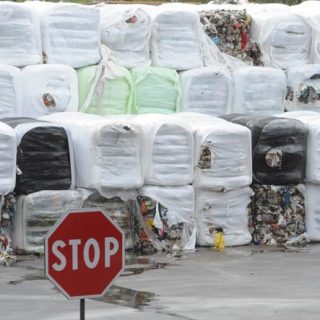 Morto operaio schiacciato da una pala meccanica