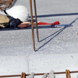 Monza, operaio precipita da 8 metri di altezza